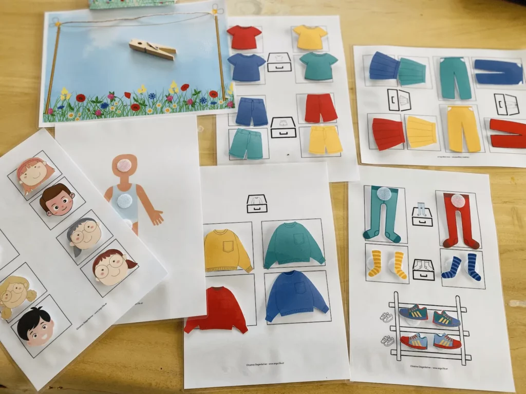 Material der TEACCH-Aufgabenmappe Anziehen mit Kleidungs- und Figurenkarten
